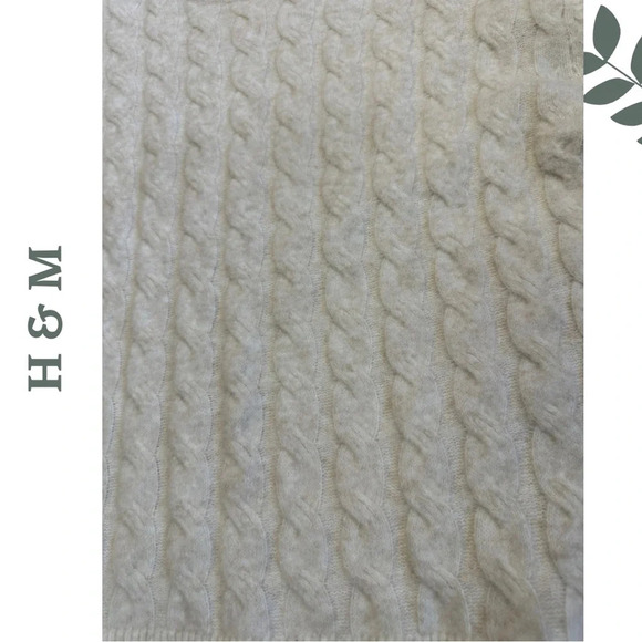 🛍️3/$40 H & M Long Sleeve Crew Neck Cable Knit Sweater Cream Size Extra Small - Picture 5 of 6